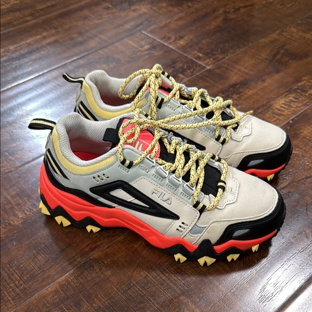 FILA Oakmont TR Womens 5JM00276-119 Shoes Sneakers - Women’s Size 6.5